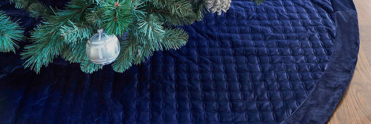 Lodge Faux Fur Christmas Tree Skirt